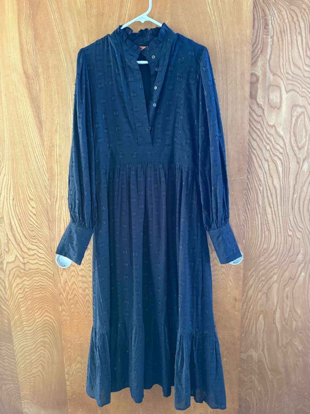 Oliphant Black & Gold  Long-Sleeve Textured Midi Dress M